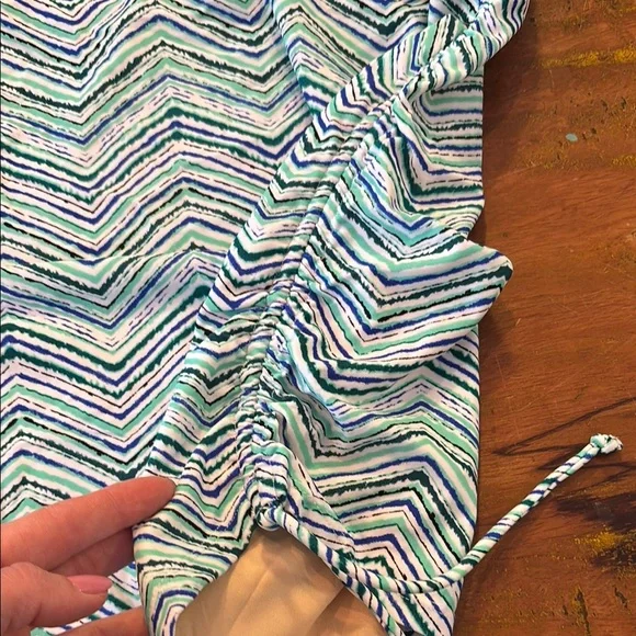 Colorful Patterned Swimsuit Set - Picture 3 of 4